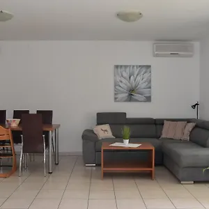 Andrea Apartment Čižići